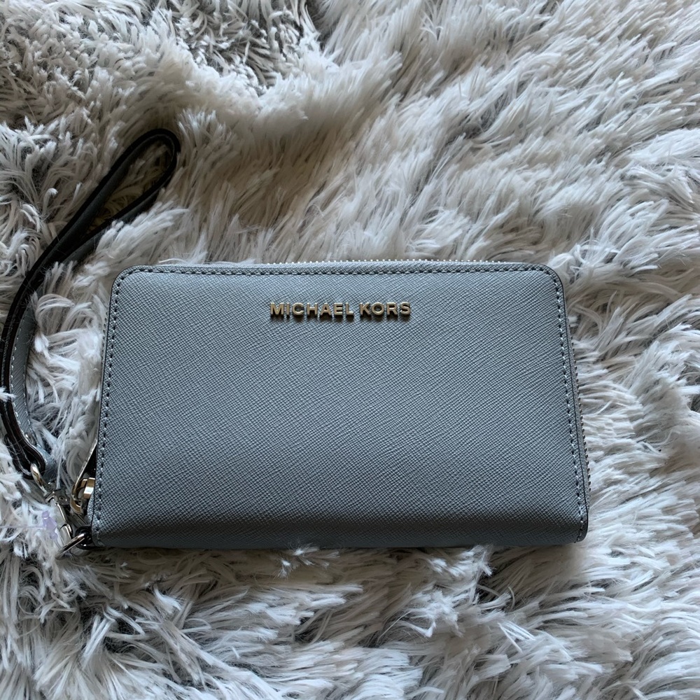NWT- MK Zip Wallet